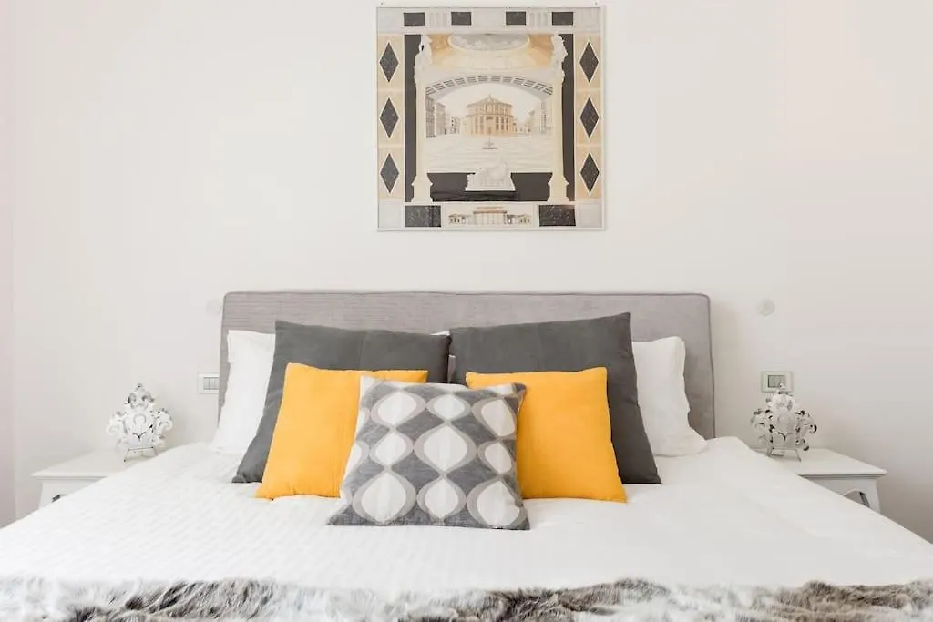 Re-Imagined Apartment In Historical Building Rom Italien