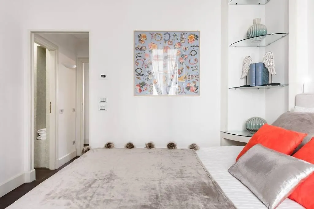 Re-Imagined Apartment In Historical Building Rom 0*,